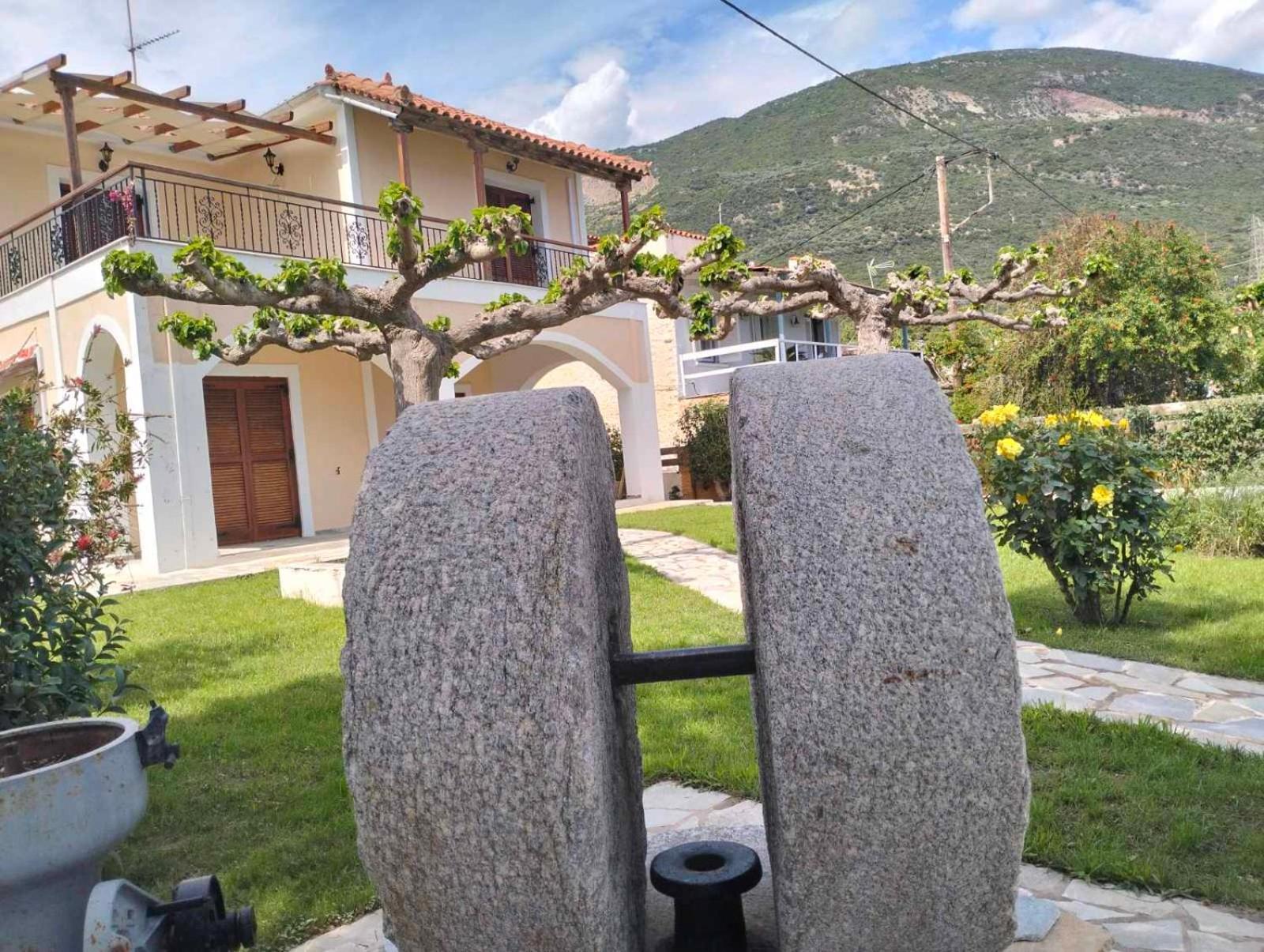 Tas Millstone Seaside House Villa มาราไธอัส ภายนอก รูปภาพ